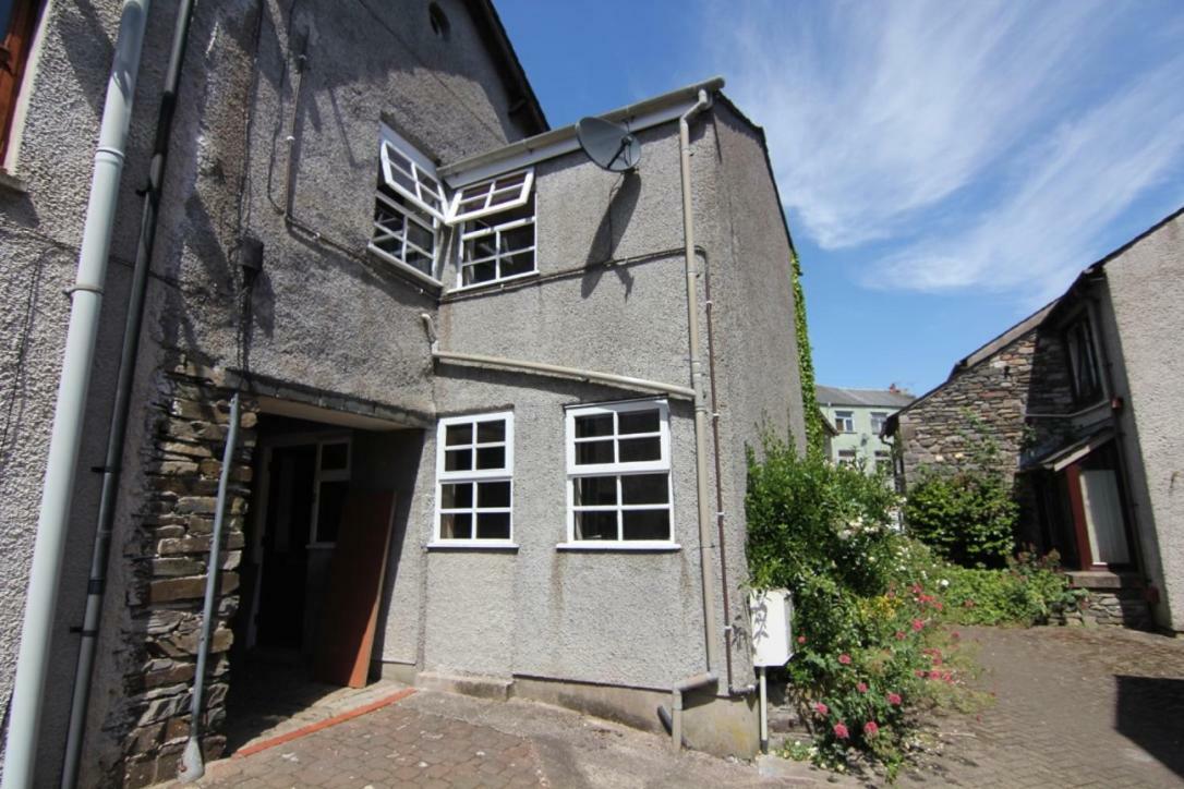 2 Leather Lane Ulverston Exterior foto