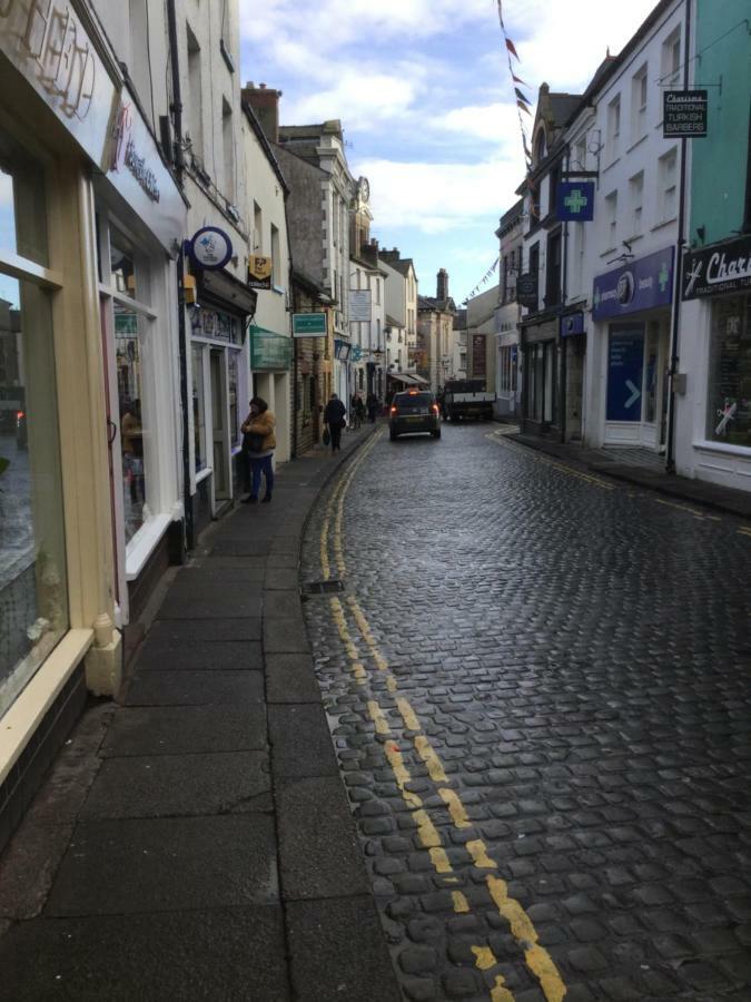 2 Leather Lane Ulverston Exterior foto